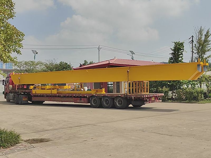 冶金橋式起重機 LHY10/3t-22m 制作完成 裝車發(fā)出